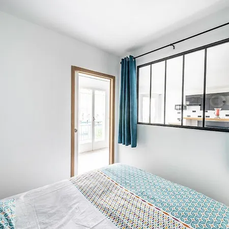 4 Persons - Center - Clim - 2 Mins Of - Juan Les Pins - And Sun *