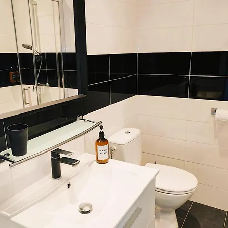 4 Persons - Center - Clim - 2 Mins Of - Juan Les Pins - And Sun Apartmán *